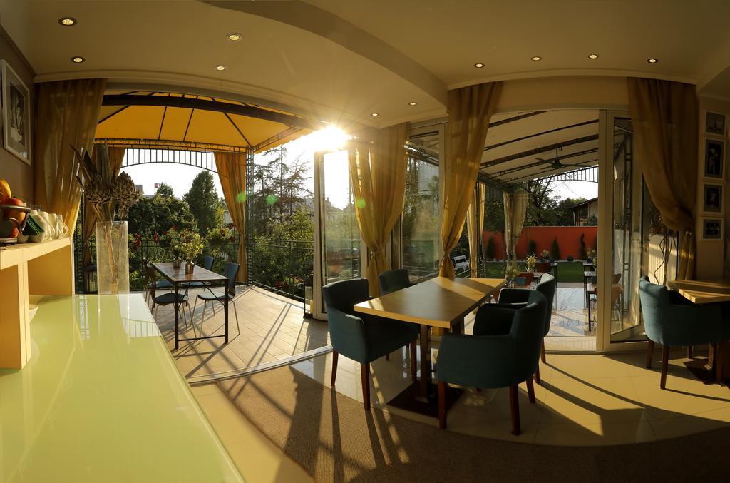 Bed & Breakfast Garden40 Belgrado Buitenkant foto